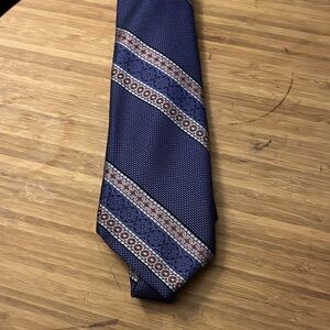 Hardy Amies Navy and Beige Patterned Tie